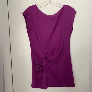 Vibrant T, easy to dress up or down. Rauching at waist helps hide flaws.